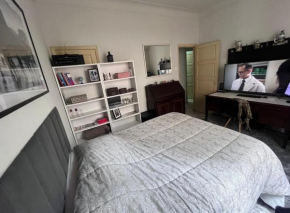 Quarto amplo privativo na Lapa